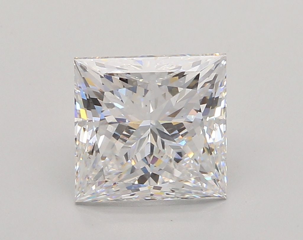 Loose Diamond - PRINCESS 3.1ct E VS2: Loose Diamond - PRINCESS 3.1ct E VS2 Source: This is a real non-mined Diamond that has been grown in a lab Shape: PRINCESS Carats: 3.1 Color: E Clarity: VS2 Certification: IGI Video: Video Link The