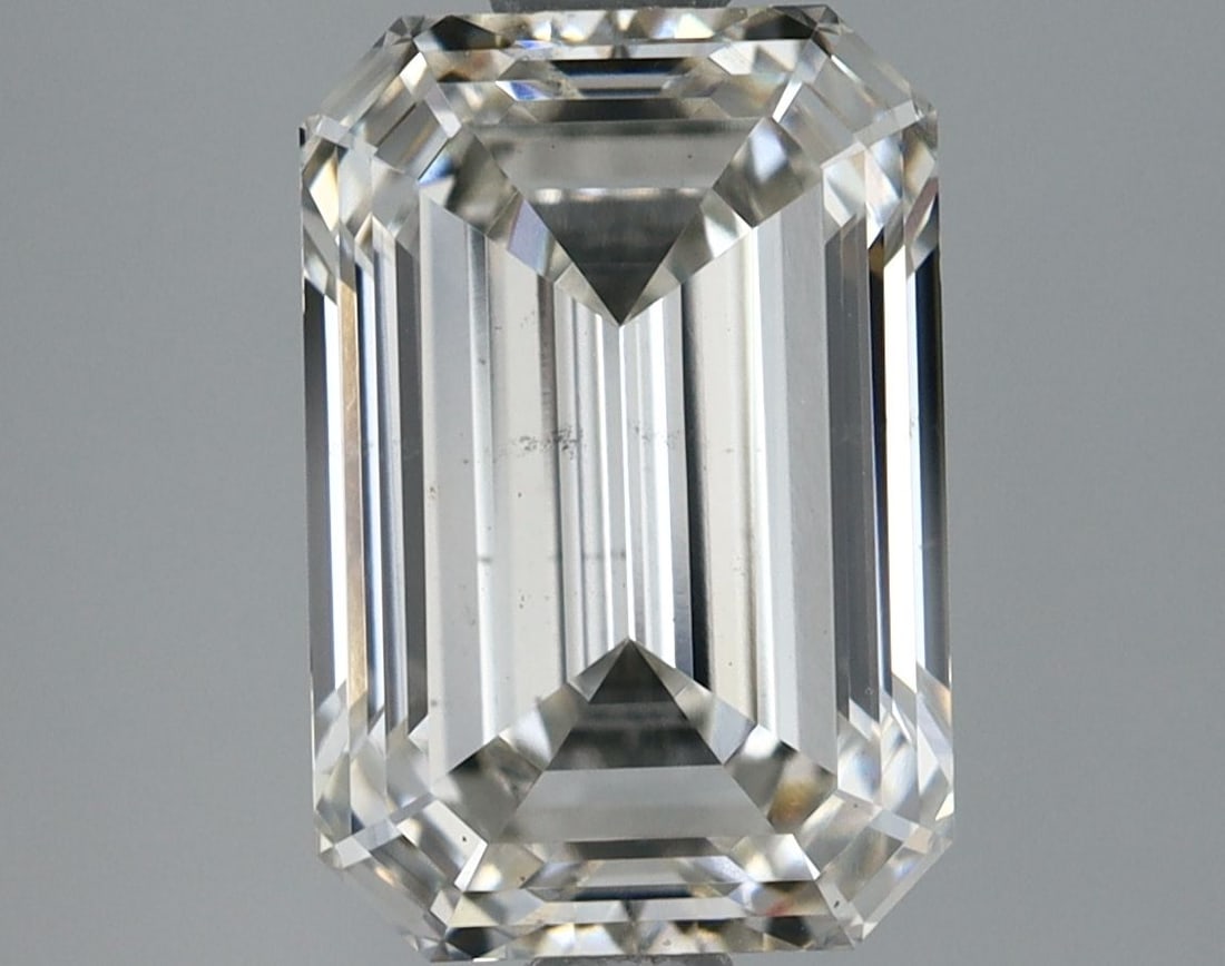 Loose Diamond - EMERALD 2.63ct G VS2: Loose Diamond - EMERALD 2.63ct G VS2 Source: This is a real non-mined Diamond that has been grown in a lab Shape: EMERALD Carats: 2.63 Color: G Clarity: VS2 Certification: IGI Video: Video Link The