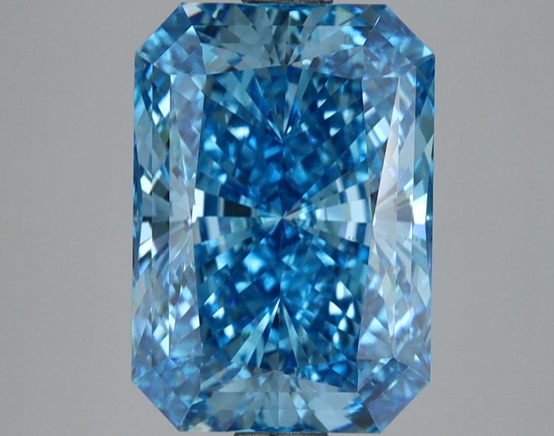 Loose Diamond - RADIANT 4.67ct Fancy Vivid Blue VS1: Loose Diamond - RADIANT 4.67ct Fancy Vivid Blue VS1 Source: This is a real non-mined Diamond that has been grown in a lab Shape: RADIANT Carats: 4.67 Color: Fancy Vivid Blue Certification: IGI Video: