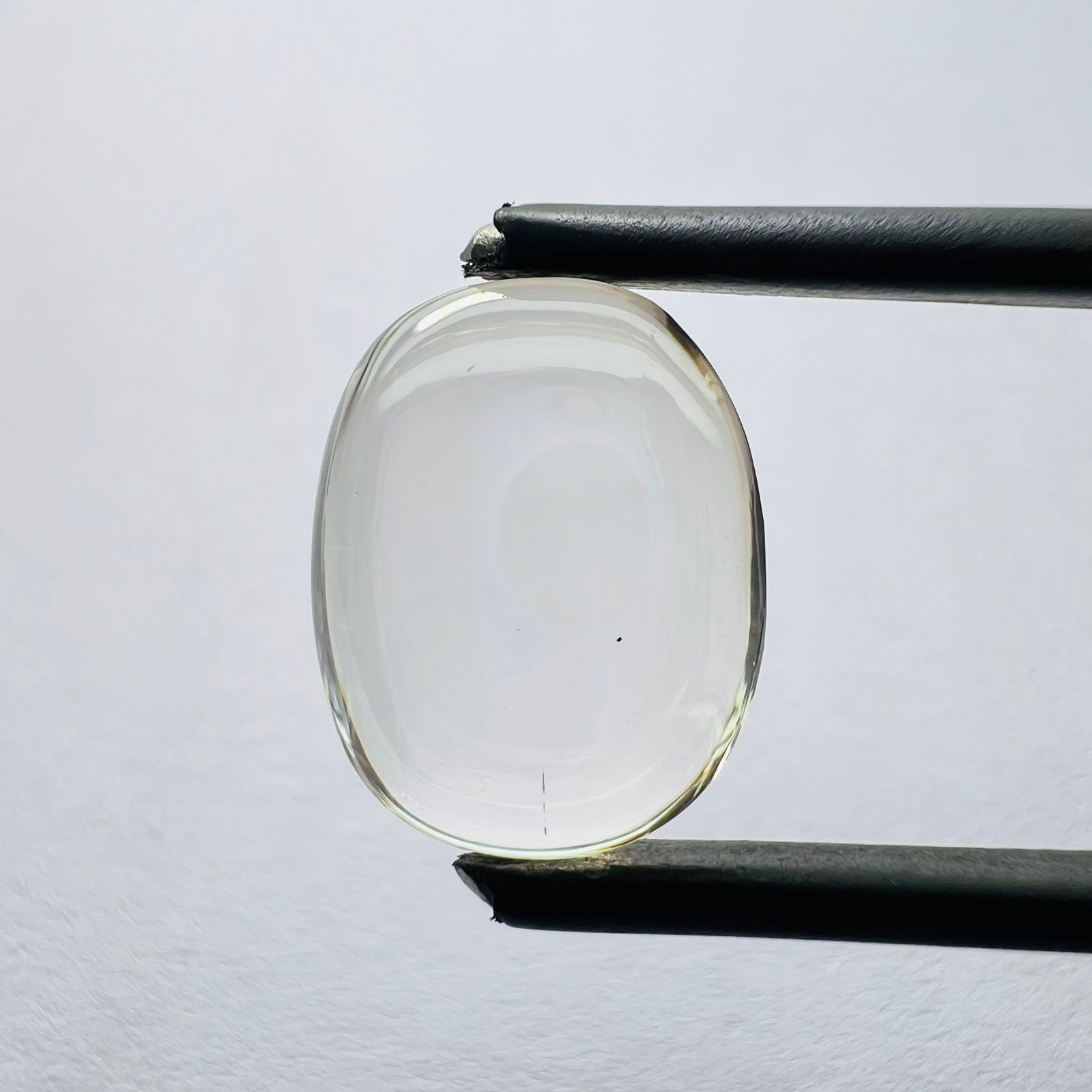 Loose Diamond - OVAL 3.68ct Brown VS1: Loose Diamond - OVAL 3.68ct Brown VS1 Source: This is a real non-mined Diamond that has been grown in a lab Shape: OVAL Carats: 3.68 Color: Brown Certification: NONE The Diamond Depot Guarantee: All i