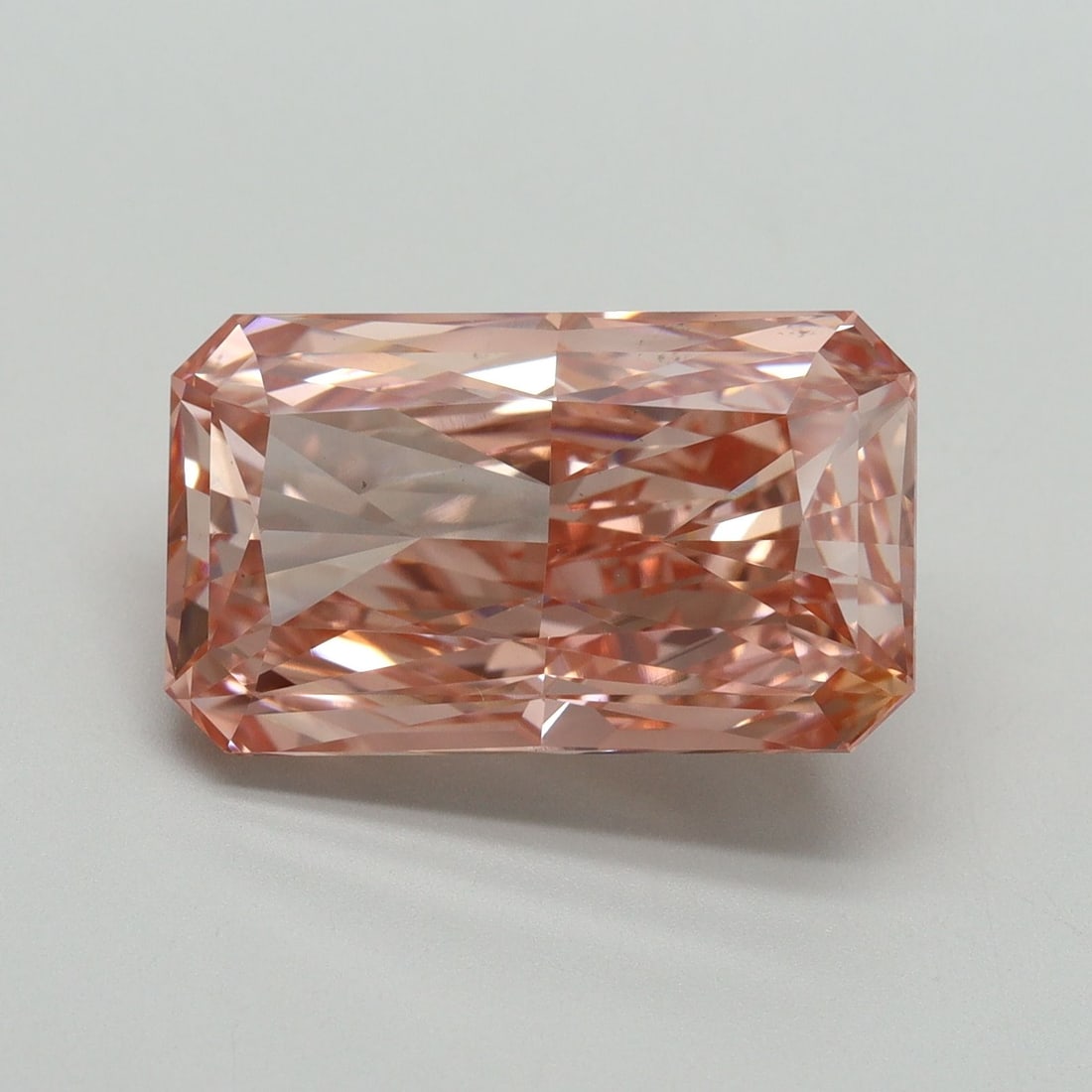Loose Diamond - RADIANT 7.35ct Fancy Vivid Pink VS1: Loose Diamond - RADIANT 7.35ct Fancy Vivid Pink VS1 Source: This is a real non-mined Diamond that has been grown in a lab Shape: RADIANT Carats: 7.35 Color: Fancy Vivid Pink Certification: IGI Video: