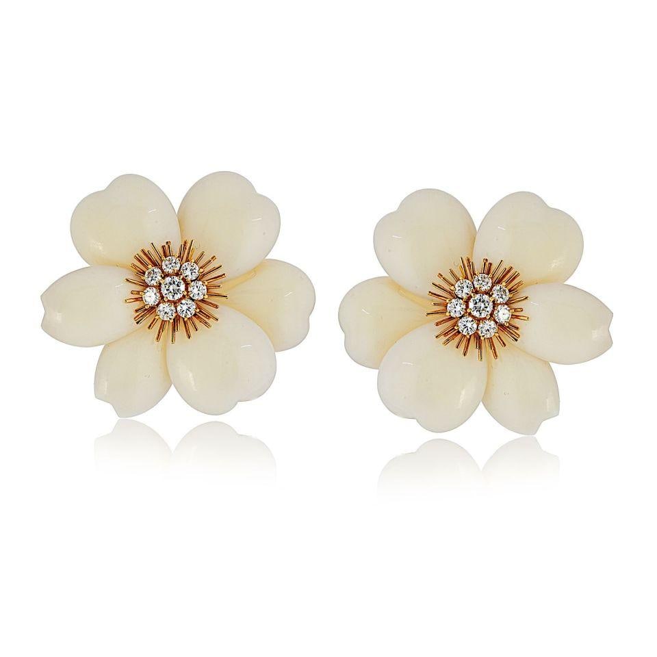Van Cleef & Arpels Rose de Noel 18K Gold White Coral Earrings: Van Cleef & Arpels Rose de Noel 18K Gold White Coral Earrings Elevate your elegance with these exquisite Van Cleef & Arpels Rose de Noel earrings, masterfully crafted in 18K yellow gold. These stunnin