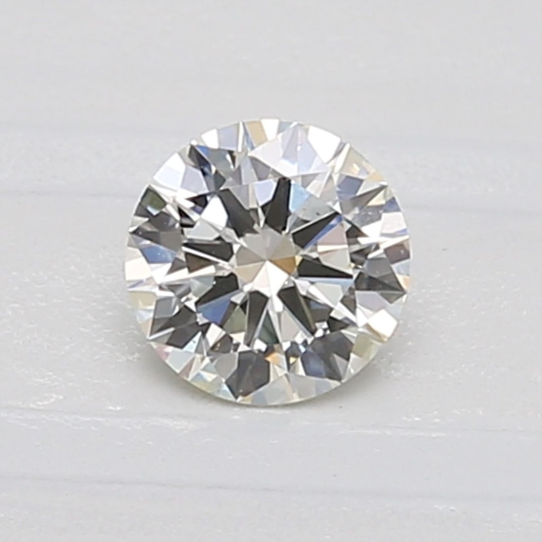 Loose Diamond - ROUND 0.5ct K SI2: Loose Diamond - ROUND 0.5ct K SI2 Source: Natural Shape: ROUND Carats: 0.5 Color: K Clarity: SI2 Certification: GIA Video: