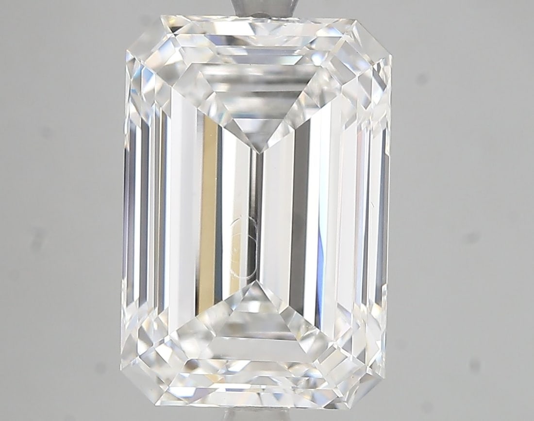 Loose Diamond - EMERALD 3.51ct F VS1: Loose Diamond - EMERALD 3.51ct F VS1 Source: This is a real non-mined Diamond that has been grown in a lab Shape: EMERALD Carats: 3.51 Color: F Clarity: VS1 Certification: IGI The Diamond Depot Guaran