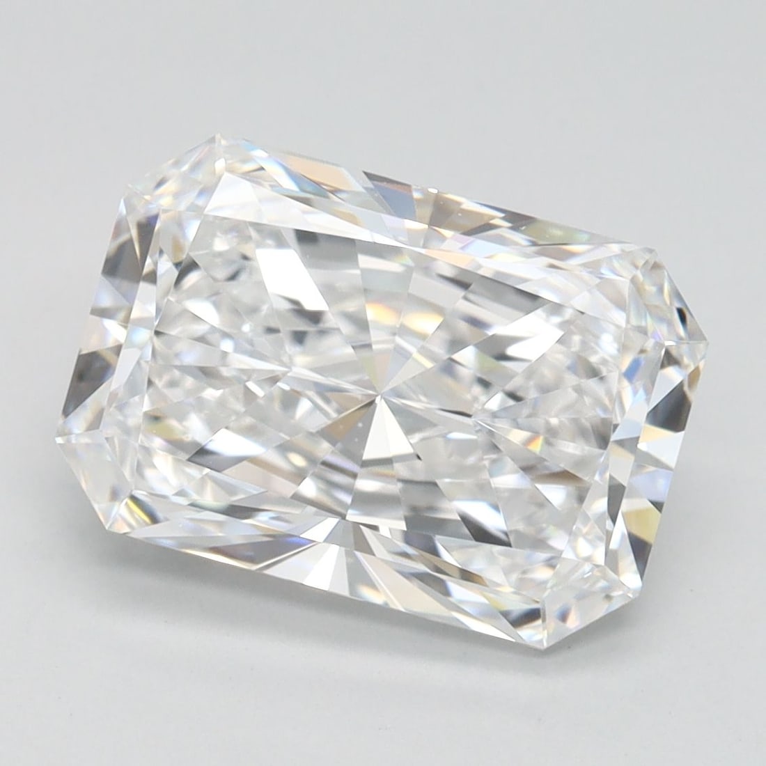 Loose Diamond - RADIANT 3.12ct D IF: Loose Diamond - RADIANT 3.12ct D IF Source: This is a real non-mined Diamond that has been grown in a lab Shape: RADIANT Carats: 3.12 Color: D Clarity: IF Certification: IGI Video: