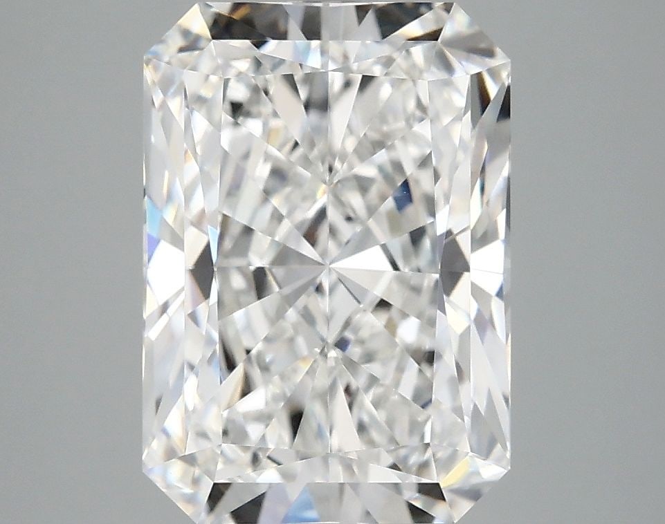 Loose Diamond - RADIANT 4.07ct E VVS2: Loose Diamond - RADIANT 4.07ct E VVS2 Source: This is a real non-mined Diamond that has been grown in a lab Shape: RADIANT Carats: 4.07 Color: E Clarity: VVS2 Certification: IGI Video: