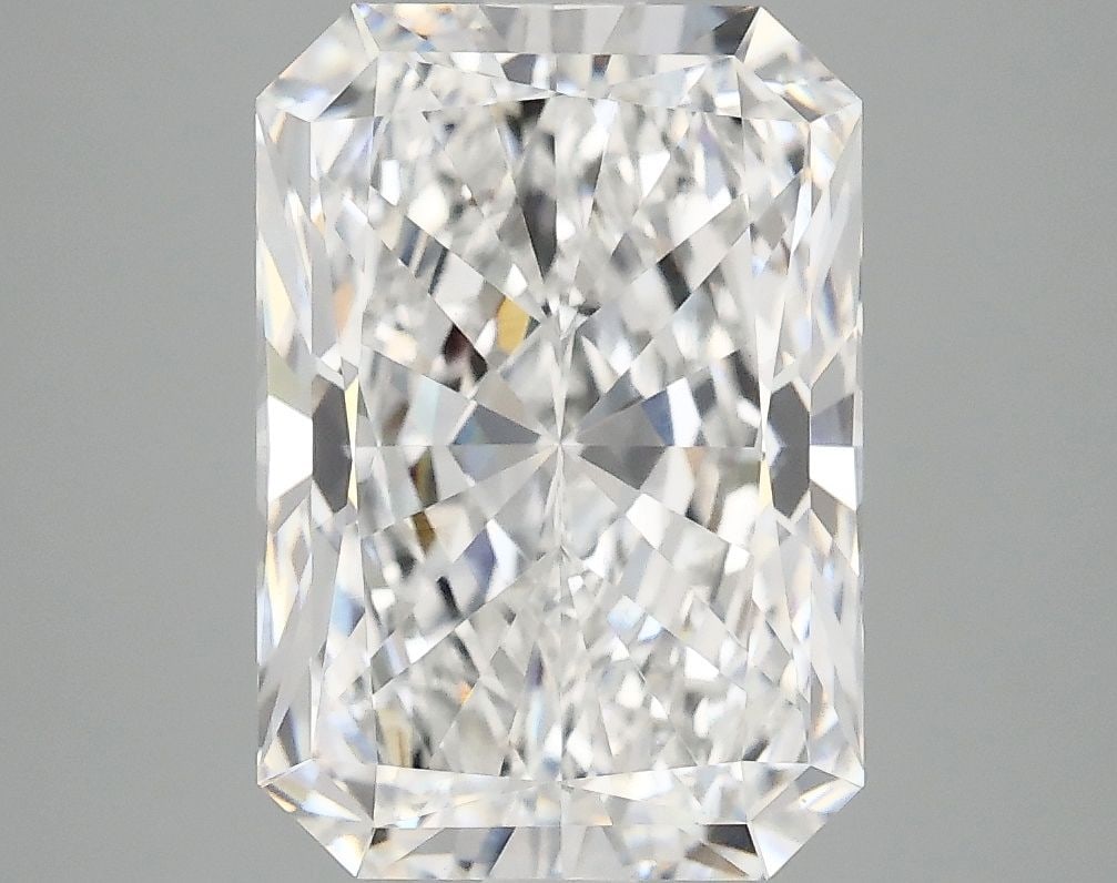 Loose Diamond - RADIANT 4.05ct E VVS2: Loose Diamond - RADIANT 4.05ct E VVS2 Source: This is a real non-mined Diamond that has been grown in a lab Shape: RADIANT Carats: 4.05 Color: E Clarity: VVS2 Certification: IGI Video: