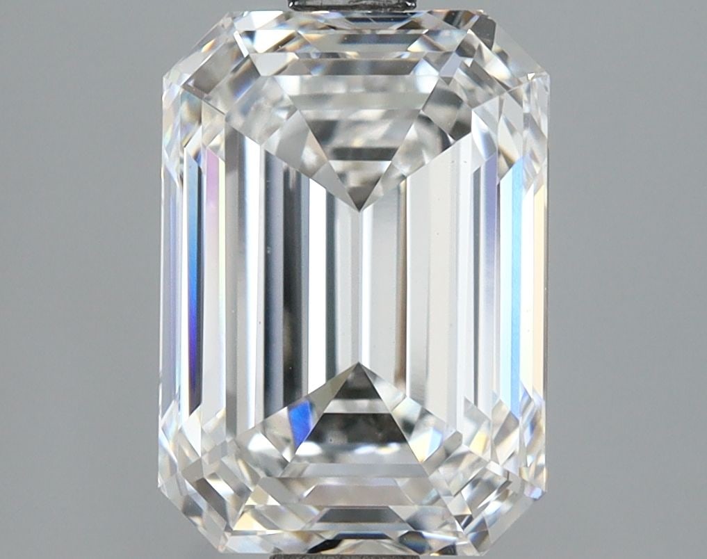 Loose Diamond - EMERALD 3.03ct D VS1: Loose Diamond - EMERALD 3.03ct D VS1 Source: This is a real non-mined Diamond that has been grown in a lab Shape: EMERALD Carats: 3.03 Color: D Clarity: VS1 Certification: IGI Video: