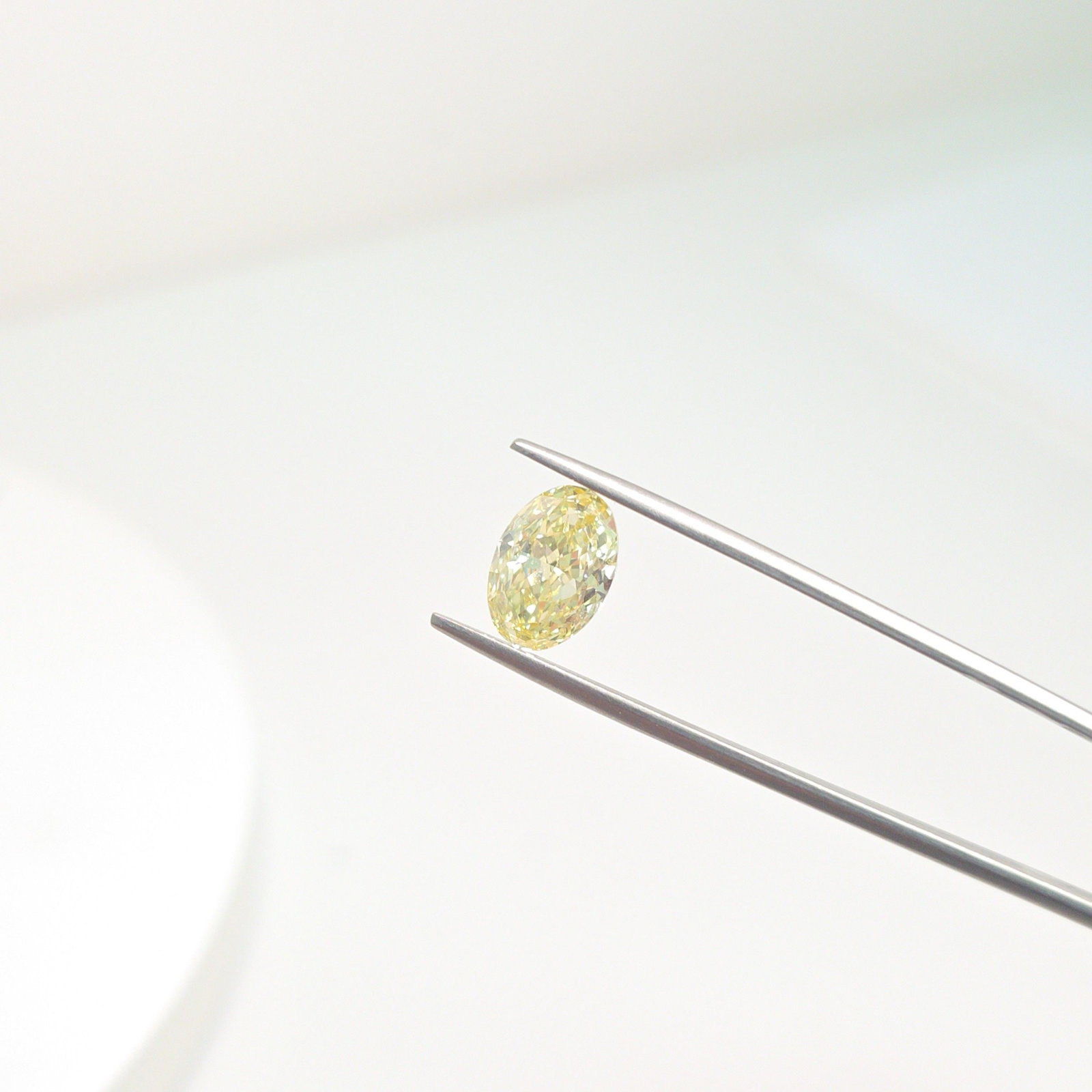 Loose Diamond - OVAL 3.03ct Fancy Intense Yellow VVS2: Loose Diamond - OVAL 3.03ct Fancy Intense Yellow VVS2 Source: This is a real non-mined Diamond that has been grown in a lab Shape: OVAL Carats: 3.03 Color: Fancy Intense Yellow Certification: IGI Vide