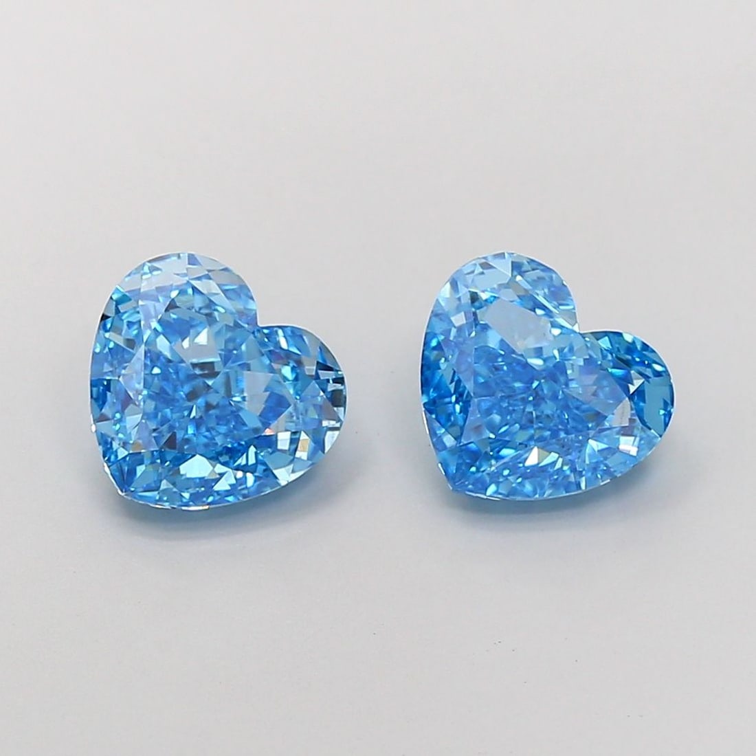 Loose Diamond - HEART 2.07ct Fancy Vivid Blue VS1: Loose Diamond - HEART 2.07ct Fancy Vivid Blue VS1 Source: This is a real non-mined Diamond that has been grown in a lab Shape: HEART Carats: 2.07 Color: Fancy Vivid Blue Certification: IGI Video: