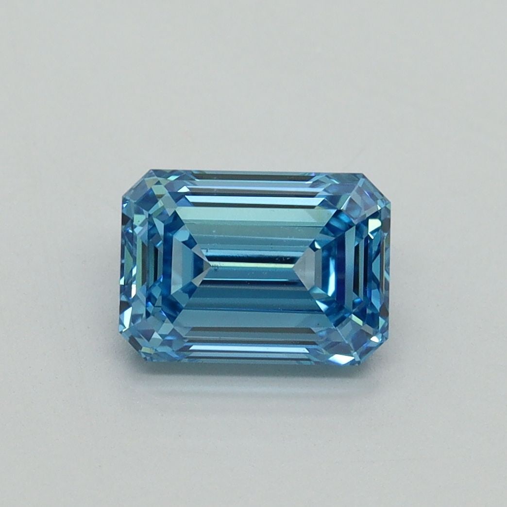 Loose Diamond - EMERALD 1.51ct Fancy Vivid Blue VS1: Loose Diamond - EMERALD 1.51ct Fancy Vivid Blue VS1 Source: This is a real non-mined Diamond that has been grown in a lab Shape: EMERALD Carats: 1.51 Color: Fancy Vivid Blue Certification: IGI Video: