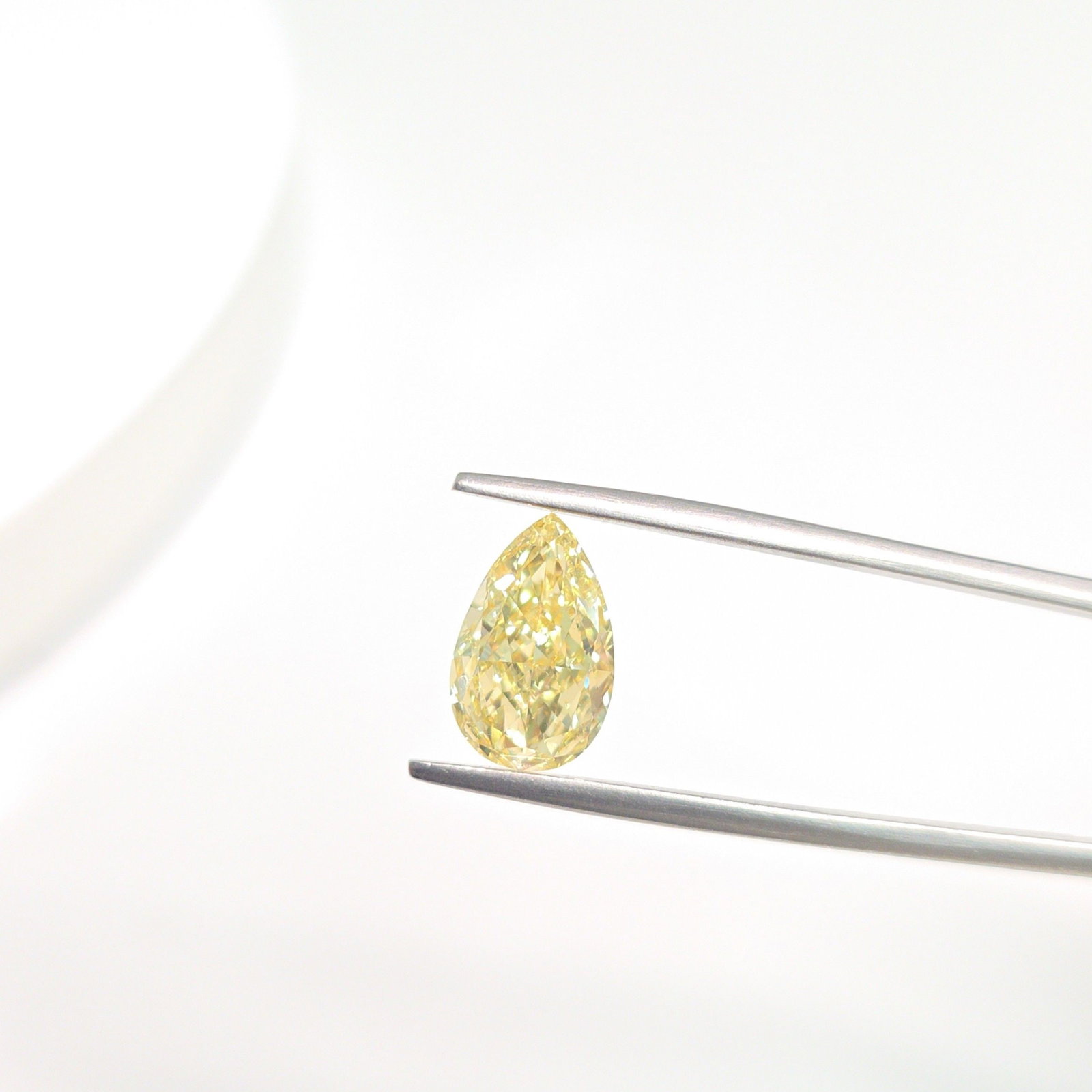 Loose Diamond - PEAR 2.52ct Fancy Intense Yellow VS1: Loose Diamond - PEAR 2.52ct Fancy Intense Yellow VS1 Source: This is a real non-mined Diamond that has been grown in a lab Shape: PEAR Carats: 2.52 Color: Fancy Intense Yellow Certification: IGI Video