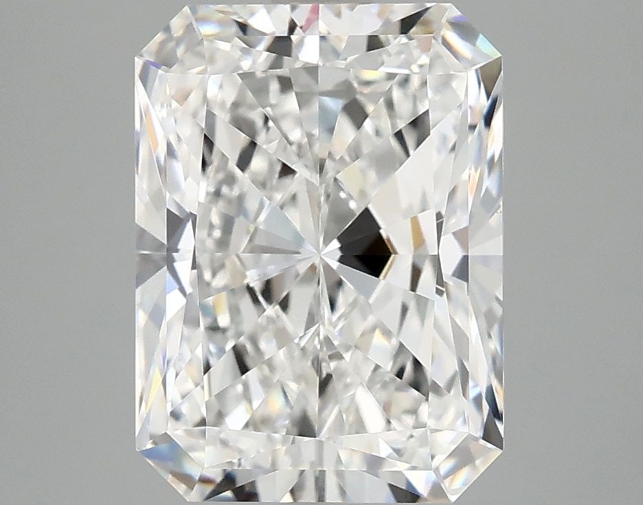 Loose Diamond - RADIANT 4.05ct E VVS2: Loose Diamond - RADIANT 4.05ct E VVS2 Source: This is a real non-mined Diamond that has been grown in a lab Shape: RADIANT Carats: 4.05 Color: E Clarity: VVS2 Certification: IGI Video: