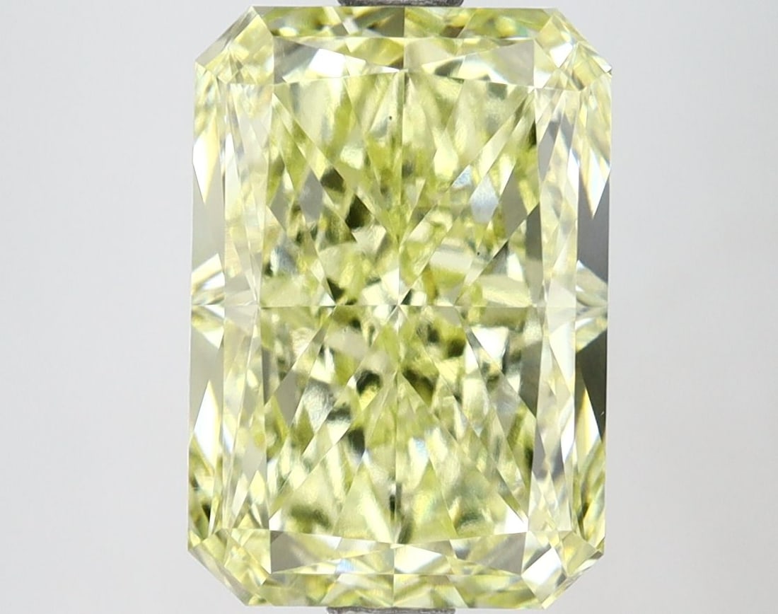 Loose Diamond - RADIANT 3.08ct Fancy Intense Yellow VS1: Loose Diamond - RADIANT 3.08ct Fancy Intense Yellow VS1 Source: This is a real non-mined Diamond that has been grown in a lab Shape: RADIANT Carats: 3.08 Color: Fancy Intense Yellow Certification: IGI