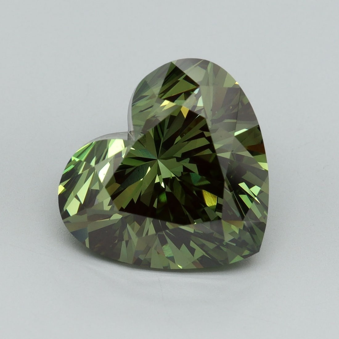 Loose Diamond - HEART 8.02ct Fancy Vivid Green VS1: Loose Diamond - HEART 8.02ct Fancy Vivid Green VS1 Source: This is a real non-mined Diamond that has been grown in a lab Shape: HEART Carats: 8.02 Color: Fancy Vivid Green Certification: IGI Video: