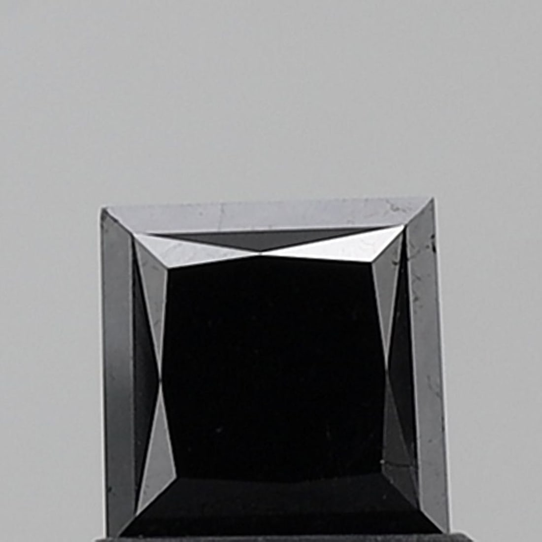 Loose Diamond - PRINCESS 0.91ct Fancy Black VS1: Loose Diamond - PRINCESS 0.91ct Fancy Black VS1 Source: Natural Shape: PRINCESS Carats: 0.91 Color: Fancy Black Certification: NONE Video: