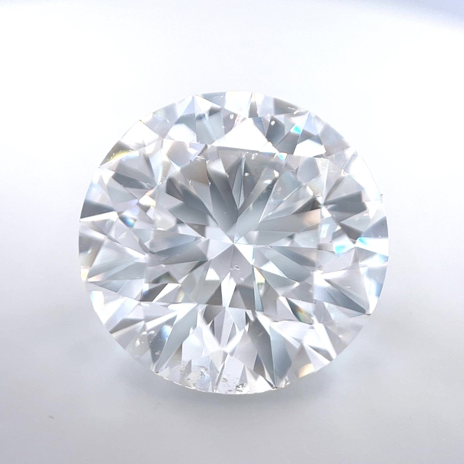 Loose Diamond - ROUND 11.28ct F SI2: Loose Diamond - ROUND 11.28ct F SI2 Source: Natural Shape: ROUND Carats: 11.28 Color: F Clarity: SI2 Certification: GIA Video: