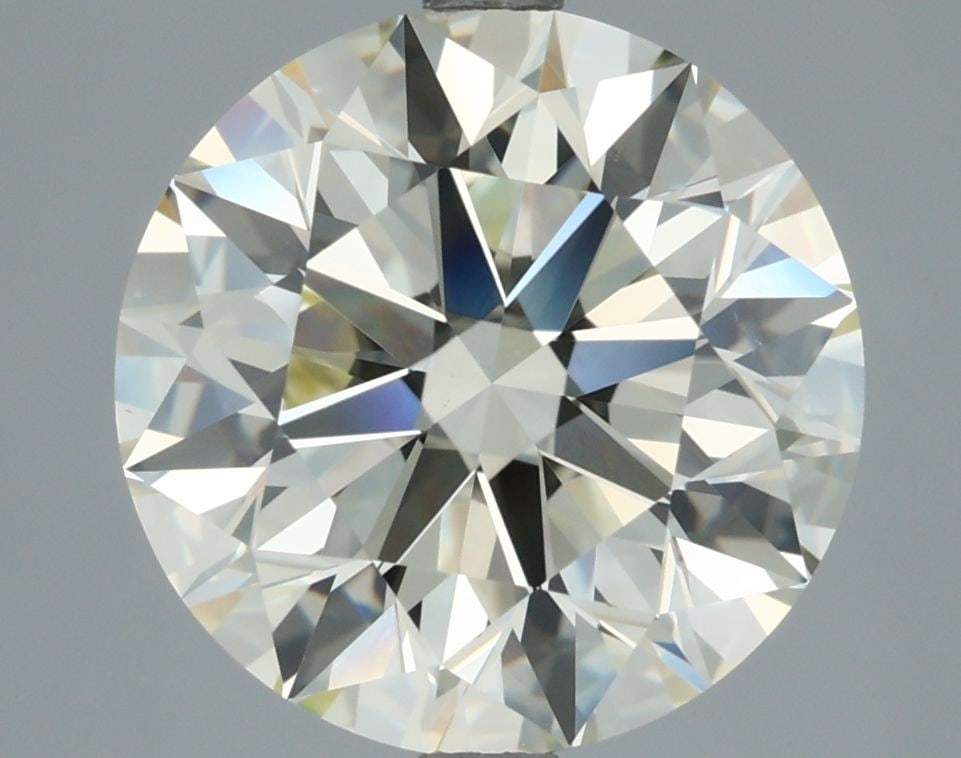 Loose Diamond - ROUND 4.03ct Q-R VS2: Loose Diamond - ROUND 4.03ct Q-R VS2 Source: Natural Shape: ROUND Carats: 4.03 Color: Q-R Certification: GIA The Diamond Depot Guarantee: All items in this auction are guaranteed to be 100% authentic.