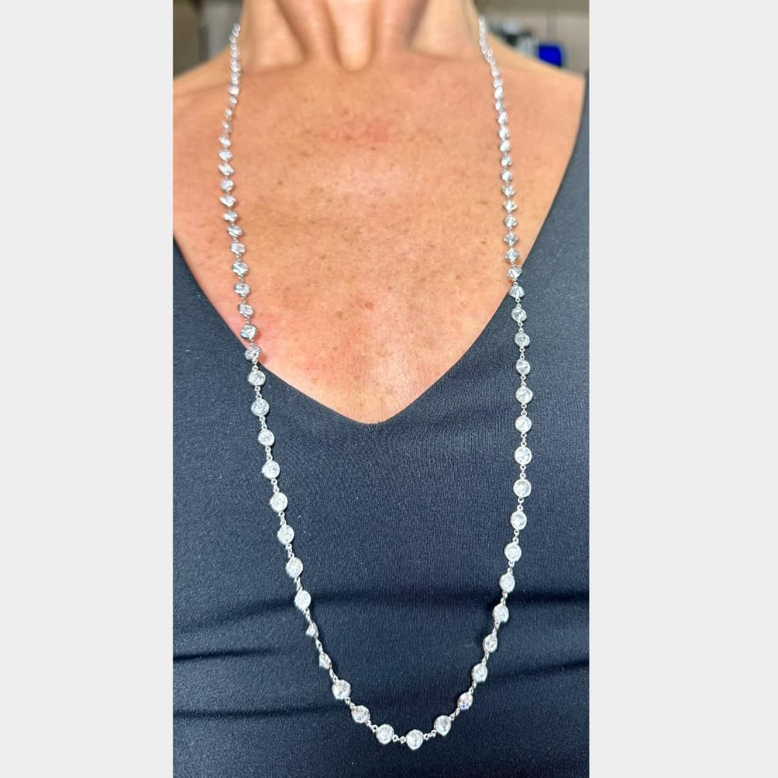 Platinum 29.93 Ct Diamond by the Yard Necklace 32 Inches: Platinum 29.93 Ct Diamond by the Yard Necklace 32 Inches This stunning Platinum Diamond by the Yard Necklace features a total diamond weight of approximately 29.93 ct. Crafted from high-quality platin