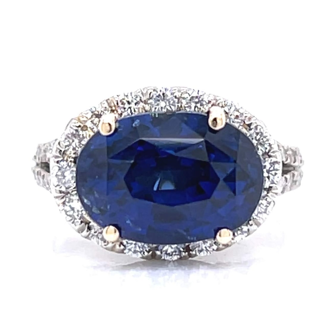 Platinum Ring with 7.96 Ct Sapphire and 68 Diamonds (1 of 4)