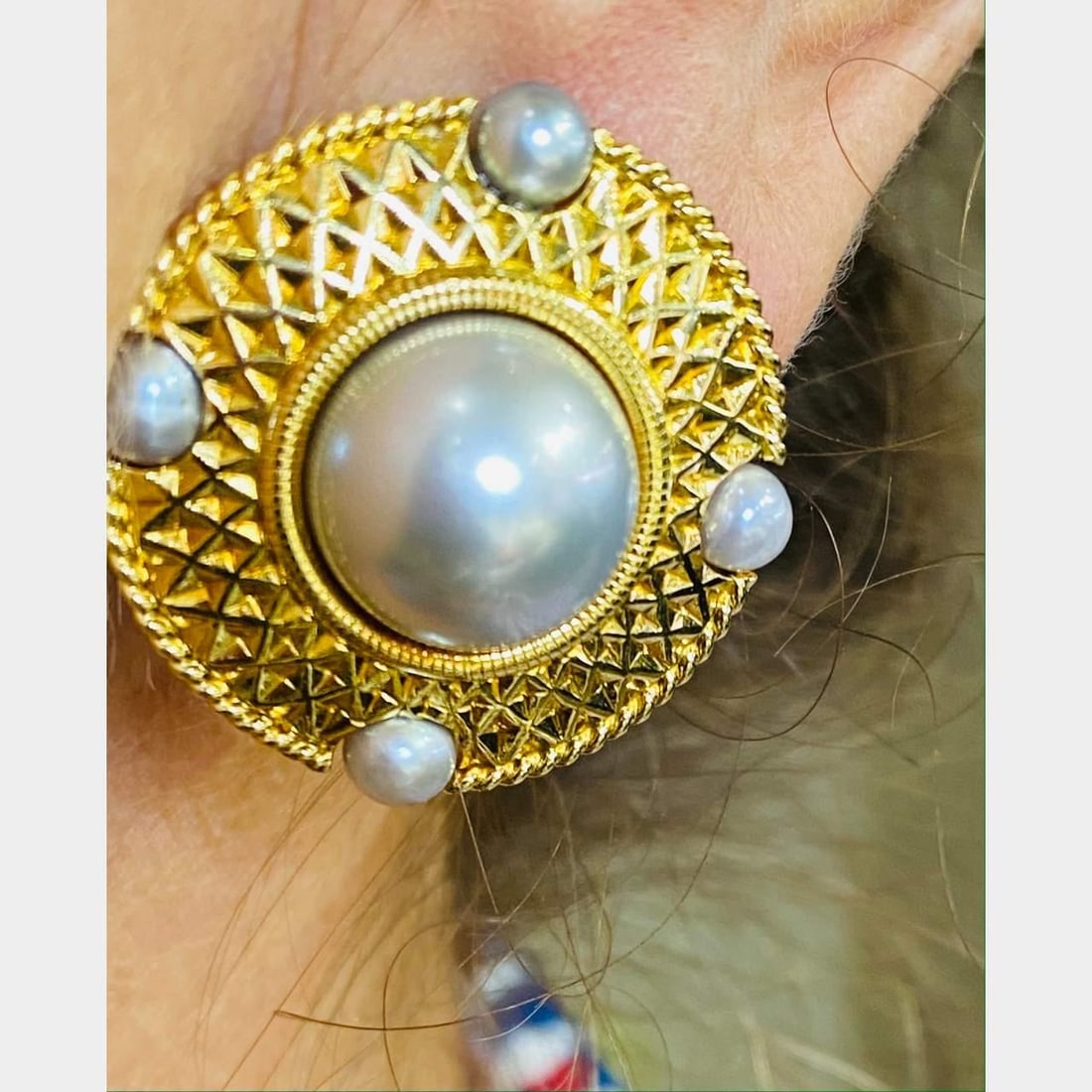 Cassandra Goad 18K Yellow Gold Pearl Cabochon Earrings: Cassandra Goad 18K Yellow Gold Pearl Cabochon Earrings Elevate your style with these exquisite 18K Yellow Gold Pearl Earrings by Cassandra Goad. Weighing 22.3 grams, these stunning earrings feature tw
