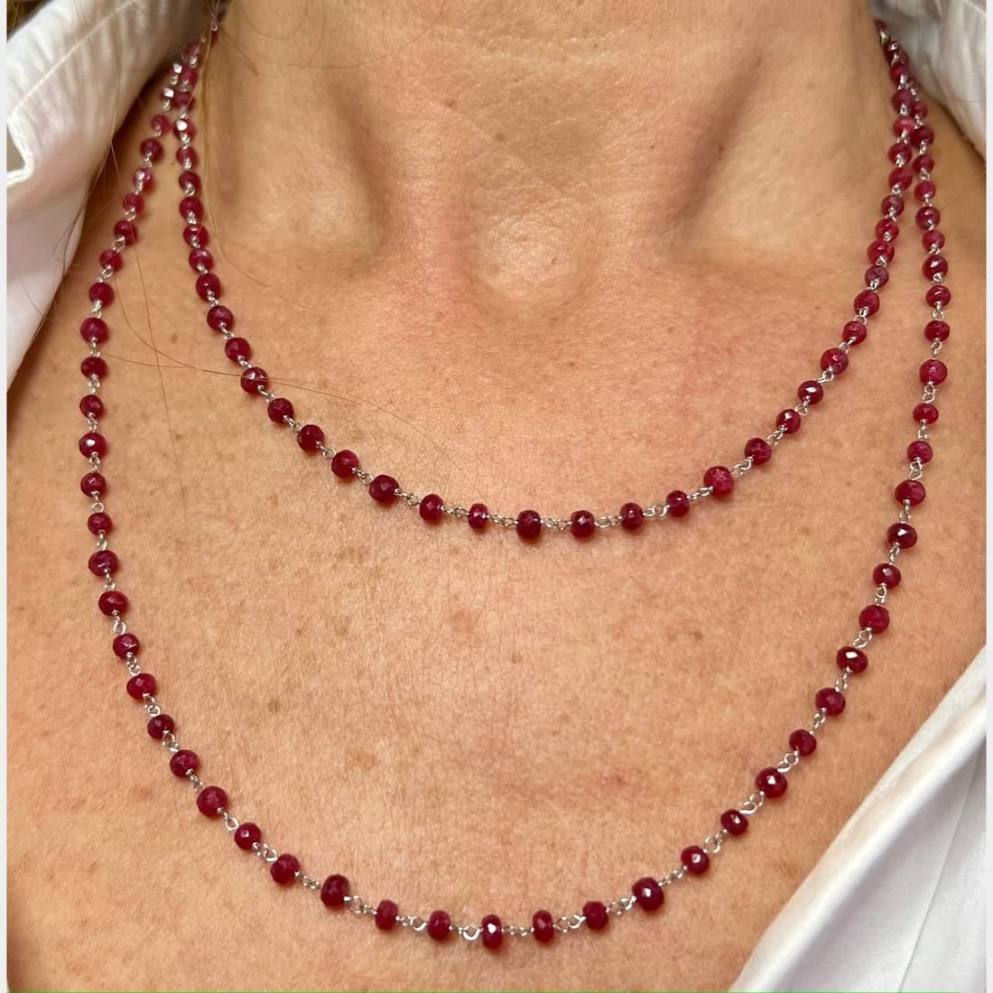 Platinum Ruby Briolette Necklace 80.00 Ct 39 Inches: Platinum Ruby Briolette Necklace 80.00 Ct 39 Inches This exquisite necklace features a stunning array of Ruby briolettes, totaling approximately 80.00 Ct. Crafted in platinum, the necklace weighs 19.9