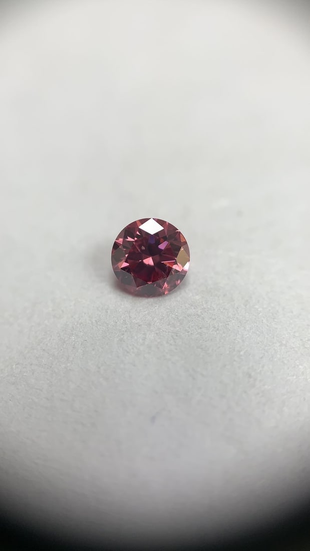 Loose Diamond - ROUND 0.15ct Fancy Vivid Pink: Loose Diamond - ROUND 0.15ct Fancy Vivid Pink Source: Natural Shape: ROUND Carats: 0.15 Color: Fancy Vivid Pink Certification: GIA Video: