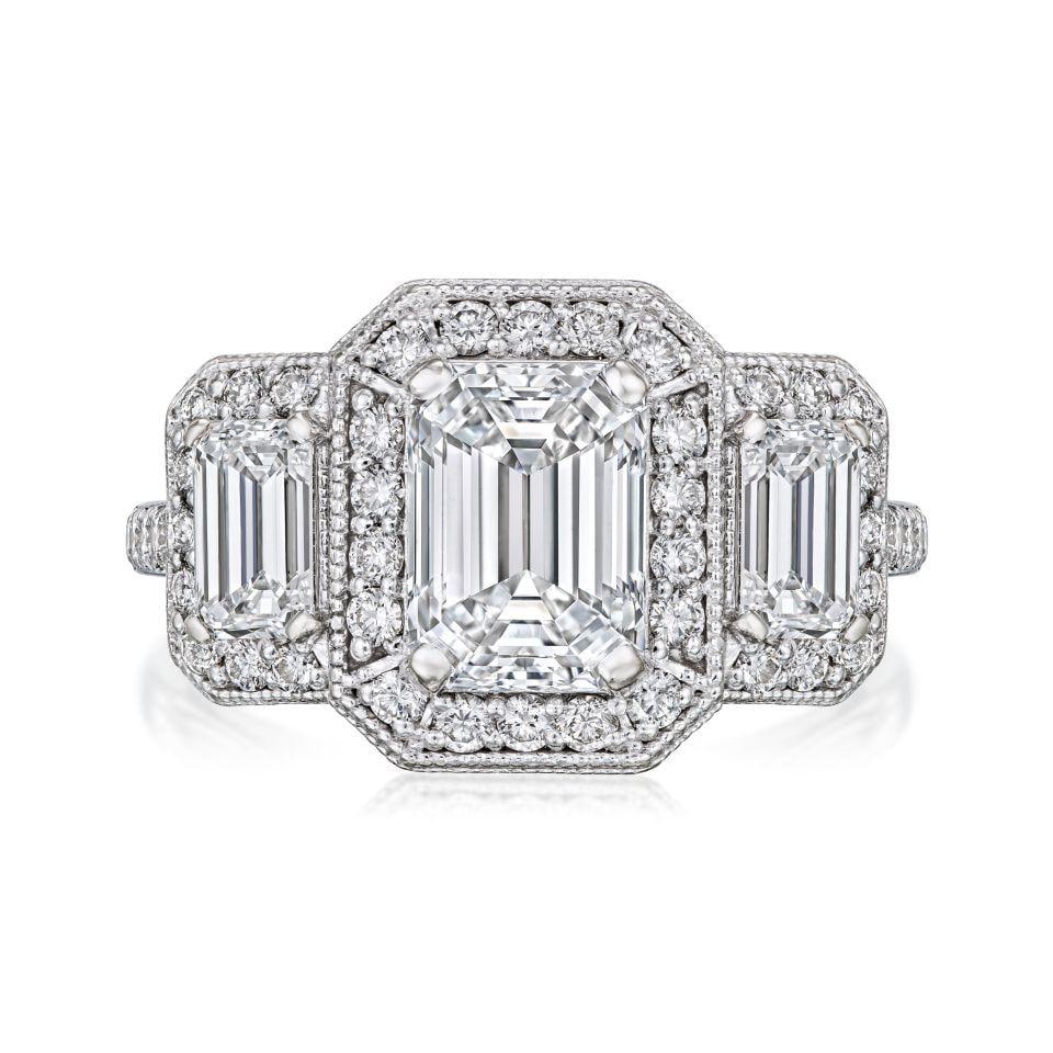Emerald Cut 2.01ct F VS2 Diamond Ring in 14K White Gold: Emerald Cut 2.01ct F VS2 Diamond Ring in 14K White Gold This pre-owned engagement ring features a 2.01 carat emerald cut diamond with F color and VS2 clarity, set in 14K white gold. Specifications Typ