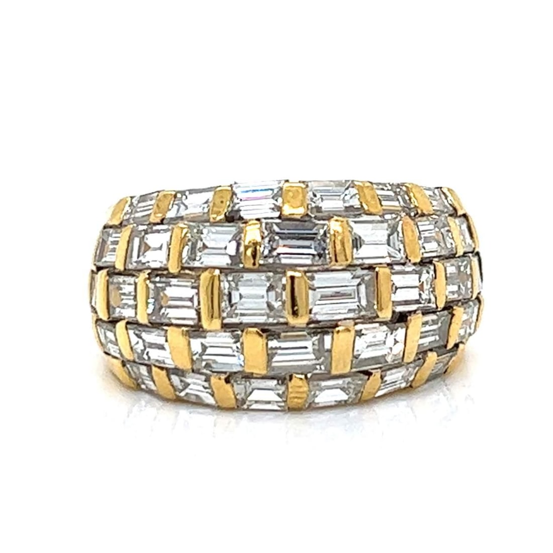 Elegant 18K Yellow Gold Diamond Ring 34 Stones 4.20 Ct F-G VVS-VS: Elegant 18K Yellow Gold Diamond Ring 34 Stones 4.20 Ct F-G VVS-VS This stunning 18K Yellow Gold ring features a dazzling array of 34 diamonds totaling approximately 4.20 carats. The diamonds exhibit a