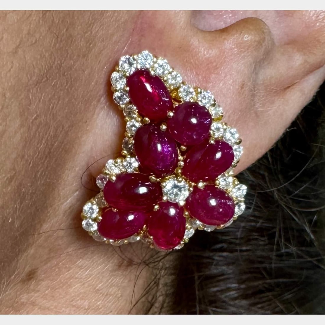 Elegant 18K Yellow Gold Ruby Diamond Earrings 12.80 Ct Rubies 3.10 Ct Diamonds - 2