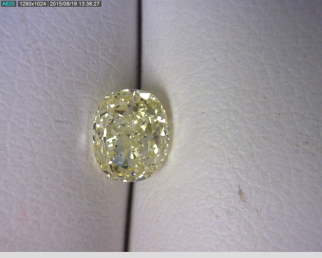 Loose Diamond - OVAL 0.64ct Yellow SI1: Loose Diamond - OVAL 0.64ct Yellow SI1 Source: Natural Shape: OVAL Carats: 0.64 Color: Yellow Certification: OTHER The Diamond Depot Guarantee: All items in this auction are guaranteed to be 100% auth