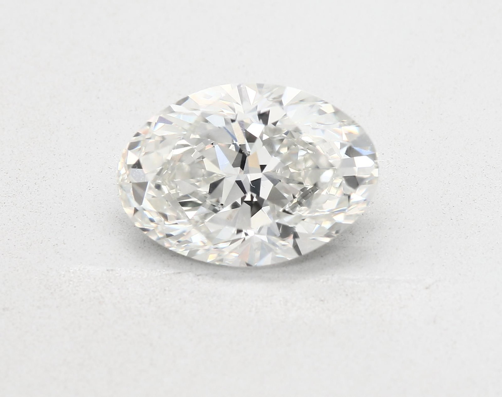 Loose Diamond - OVAL 3.06ct H VS2: Loose Diamond - OVAL 3.06ct H VS2 Source: Natural Shape: OVAL Carats: 3.06 Color: H Clarity: VS2 Certification: GIA Video:
