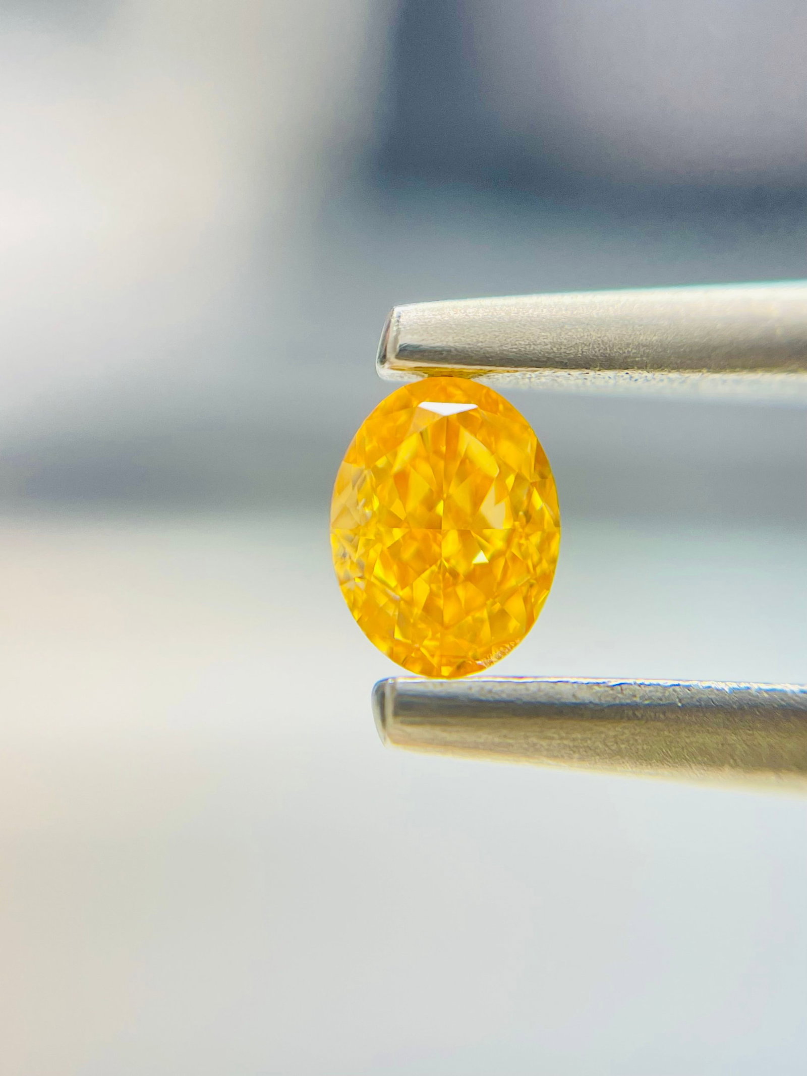 Loose Diamond - OVAL 0.33ct Fancy Vivid Yellow VS2: Loose Diamond - OVAL 0.33ct Fancy Vivid Yellow VS2 Source: Natural Shape: OVAL Carats: 0.33 Color: Fancy Vivid Yellow Certification: GIA The Diamond Depot Guarantee: All items in this auction are guar