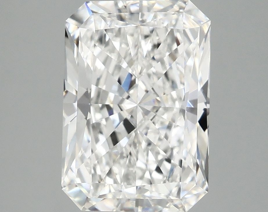 Loose Diamond - RADIANT 3.49ct D VVS2: Loose Diamond - RADIANT 3.49ct D VVS2 Source: This is a real non-mined Diamond that has been grown in a lab Shape: RADIANT Carats: 3.49 Color: D Clarity: VVS2 Certification: IGI Video:
