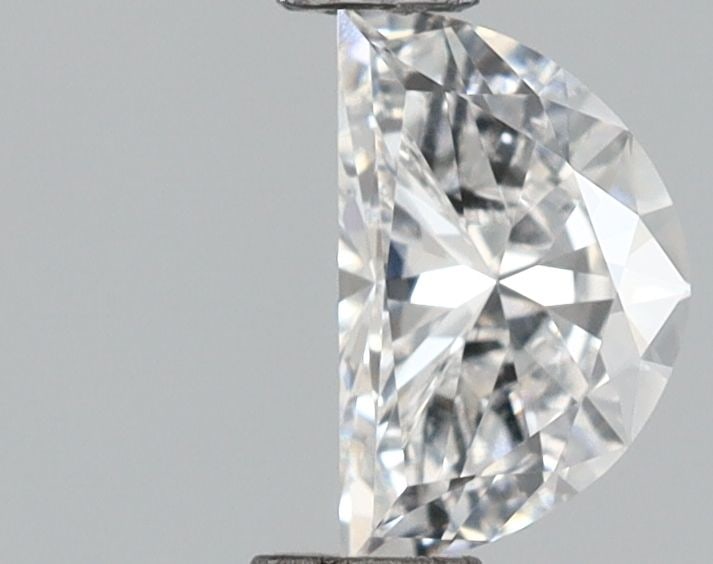 Loose Diamond - HALF MOON 0.35ct F VS1: Loose Diamond - HALF MOON 0.35ct F VS1 Source: This is a real non-mined Diamond that has been grown in a lab Shape: HALF MOON Carats: 0.35 Color: F Clarity: VS1 Certification: IGI Video: