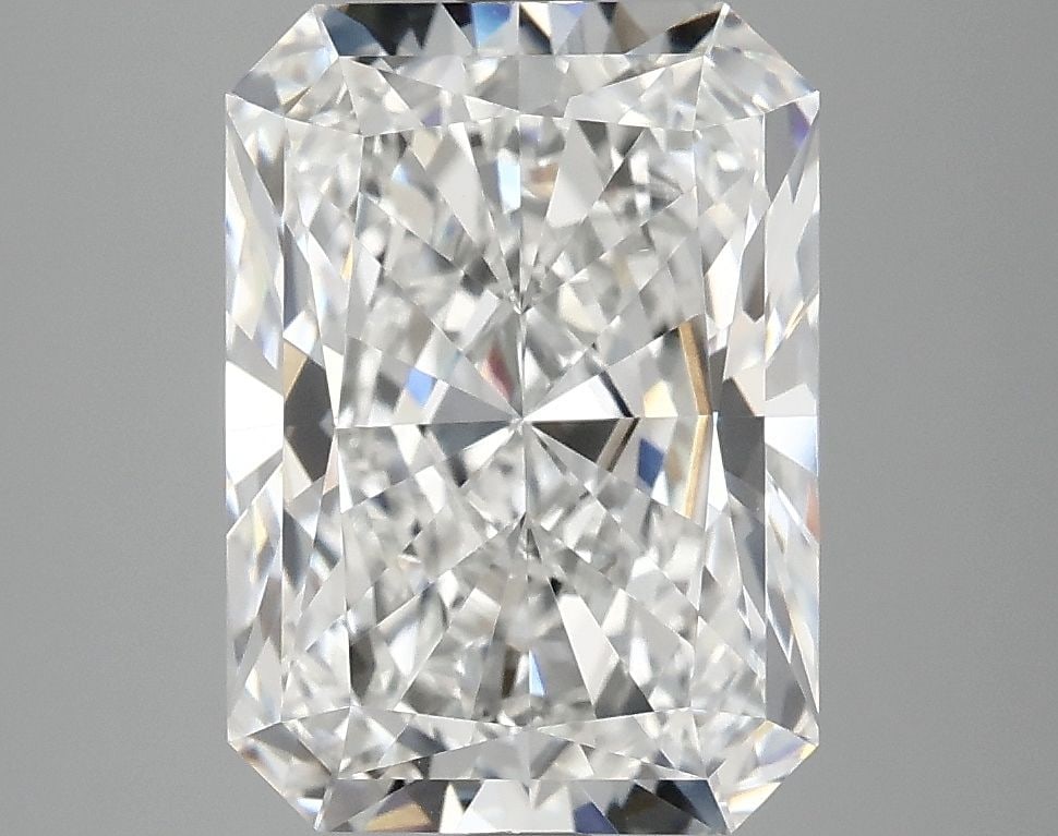 Loose Diamond - RADIANT 4.12ct E VVS2: Loose Diamond - RADIANT 4.12ct E VVS2 Source: This is a real non-mined Diamond that has been grown in a lab Shape: RADIANT Carats: 4.12 Color: E Clarity: VVS2 Certification: IGI Video: