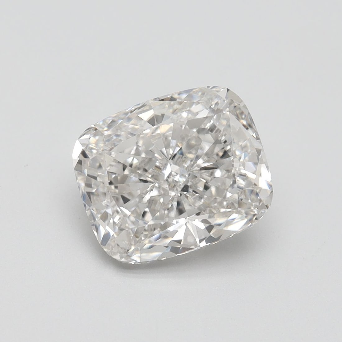 Loose Diamond - CUSHION BRILLIANT 3.01ct H VS1: Loose Diamond - CUSHION BRILLIANT 3.01ct H VS1 Source: This is a real non-mined Diamond that has been grown in a lab Shape: CUSHION BRILLIANT Carats: 3.01 Color: H Clarity: VS1 Certification: IGI Vide