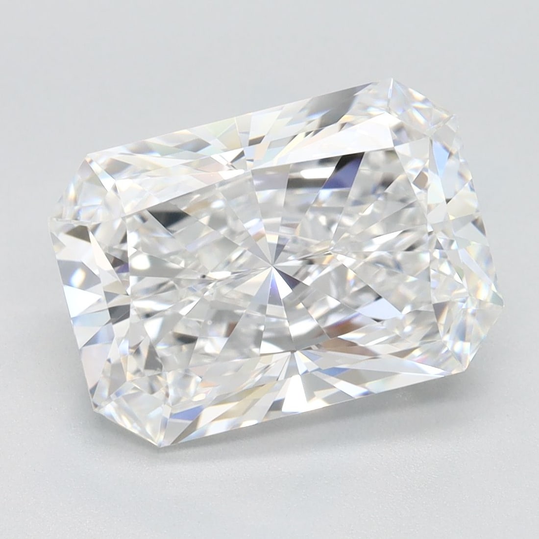 Loose Diamond - RADIANT 4.23ct D VVS1: Loose Diamond - RADIANT 4.23ct D VVS1 Source: This is a real non-mined Diamond that has been grown in a lab Shape: RADIANT Carats: 4.23 Color: D Clarity: VVS1 Certification: GIA Video: