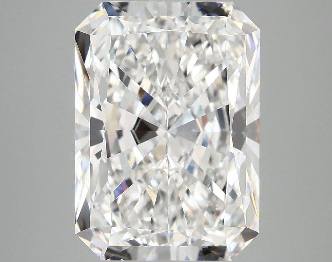 Loose Diamond - RADIANT 7.13ct E VS1: Loose Diamond - RADIANT 7.13ct E VS1 Source: This is a real non-mined Diamond that has been grown in a lab Shape: RADIANT Carats: 7.13 Color: E Clarity: VS1 Certification: IGI Video: