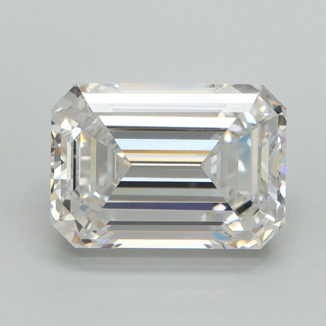 Loose Diamond - EMERALD 4.23ct D VVS1: Loose Diamond - EMERALD 4.23ct D VVS1 Source: This is a real non-mined Diamond that has been grown in a lab Shape: EMERALD Carats: 4.23 Color: D Clarity: VVS1 Certification: IGI Video: