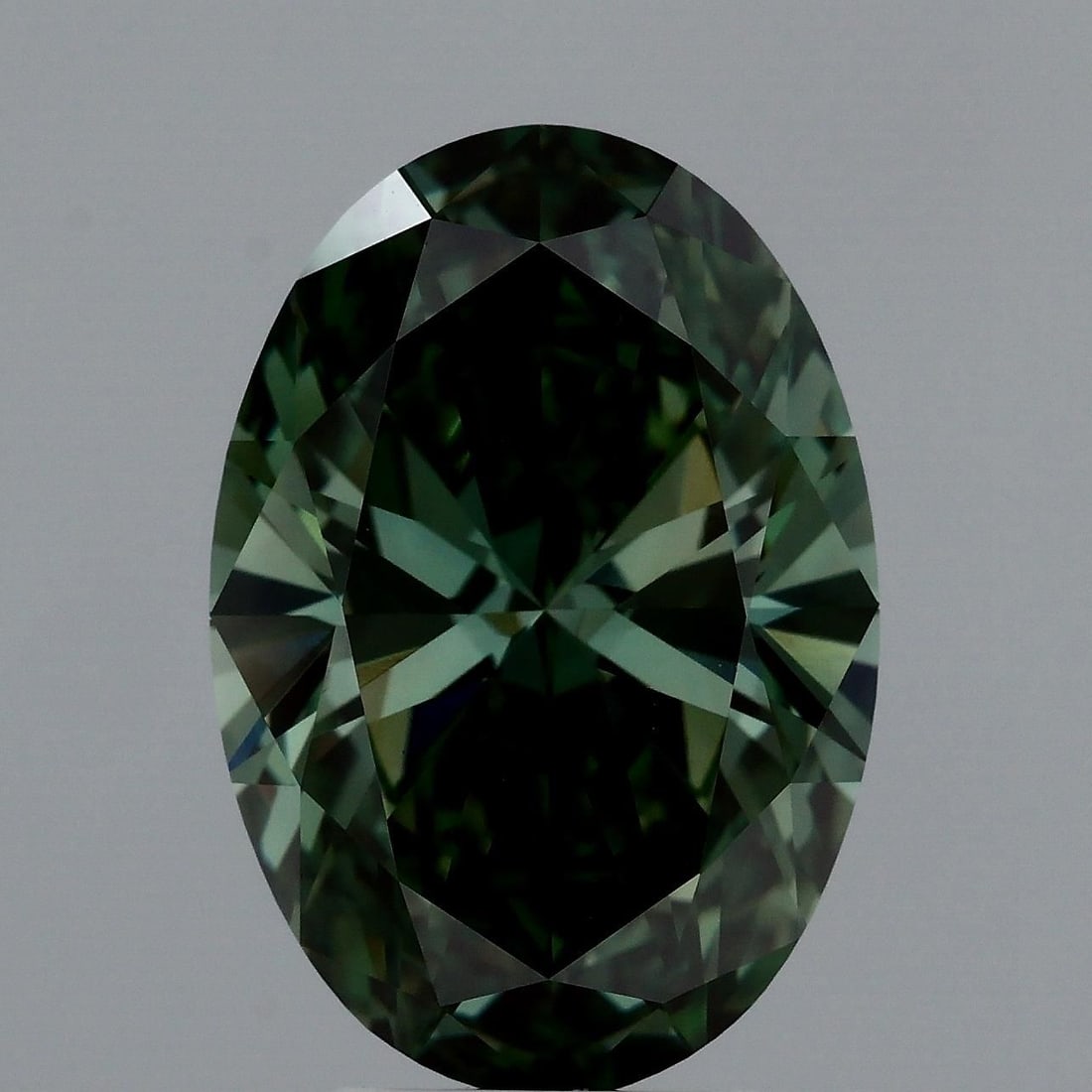 Loose Diamond - OVAL 4.53ct Fancy Vivid Green VVS2: Loose Diamond - OVAL 4.53ct Fancy Vivid Green VVS2 Source: This is a real non-mined Diamond that has been grown in a lab Shape: OVAL Carats: 4.53 Color: Fancy Vivid Green Certification: IGI Video: