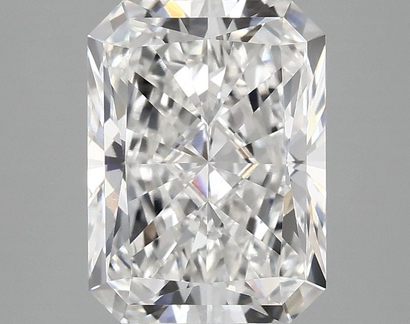 Loose Diamond - RADIANT 3.08ct E VVS2: Loose Diamond - RADIANT 3.08ct E VVS2 Source: This is a real non-mined Diamond that has been grown in a lab Shape: RADIANT Carats: 3.08 Color: E Clarity: VVS2 Certification: IGI Video: