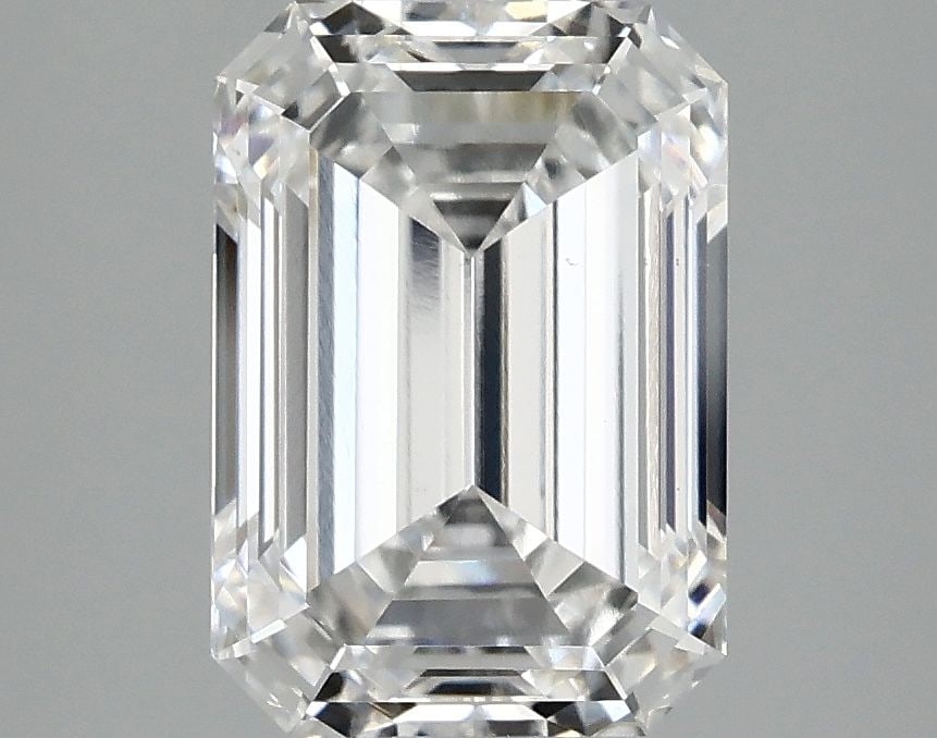 Loose Diamond - EMERALD 3.19ct E VS1: Loose Diamond - EMERALD 3.19ct E VS1 Source: This is a real non-mined Diamond that has been grown in a lab Shape: EMERALD Carats: 3.19 Color: E Clarity: VS1 Certification: IGI Video: