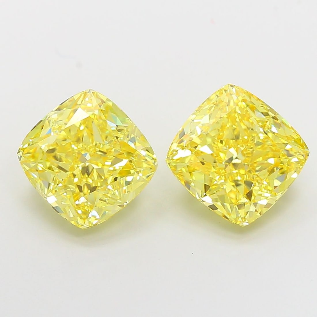Loose Diamond - CUSHION MODIFIED 5.02ct Fancy Vivid Yellow VS1: Loose Diamond - CUSHION MODIFIED 5.02ct Fancy Vivid Yellow VS1 Source: This is a real non-mined Diamond that has been grown in a lab Shape: CUSHION MODIFIED Carats: 5.02 Color: Fancy Vivid Yellow Cert