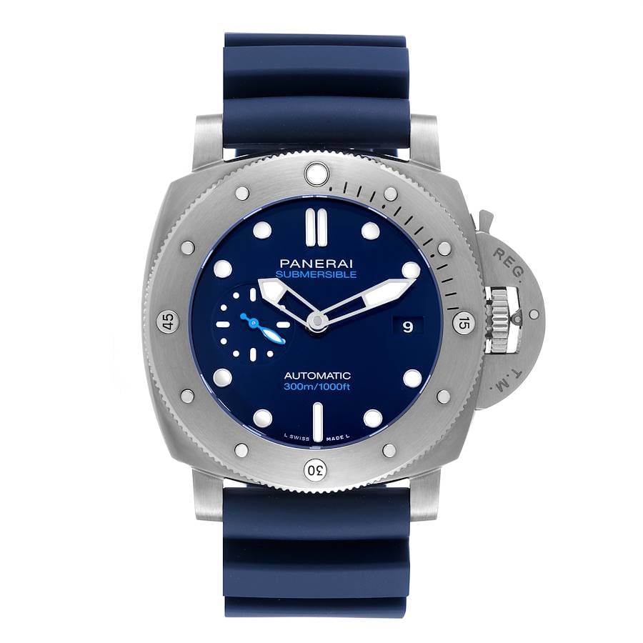 Panerai PAM00692 Submersible BMG-TECH Blue Dial Rubber Strap with Card 2021: Panerai PAM00692 Submersible BMG-TECH Blue Dial Rubber Strap with Card 2021 This Panerai Submersible BMG-TECH B&P watch features a blue dial and a durable rubber bracelet. The reference number is PAM0