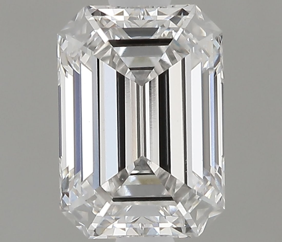 Loose Diamond - EMERALD 0.9ct G VVS2: Loose Diamond - EMERALD 0.9ct G VVS2 Source: This is a real non-mined Diamond that has been grown in a lab Shape: EMERALD Carats: 0.9 Color: G Clarity: VVS2 Certification: IGI Video: