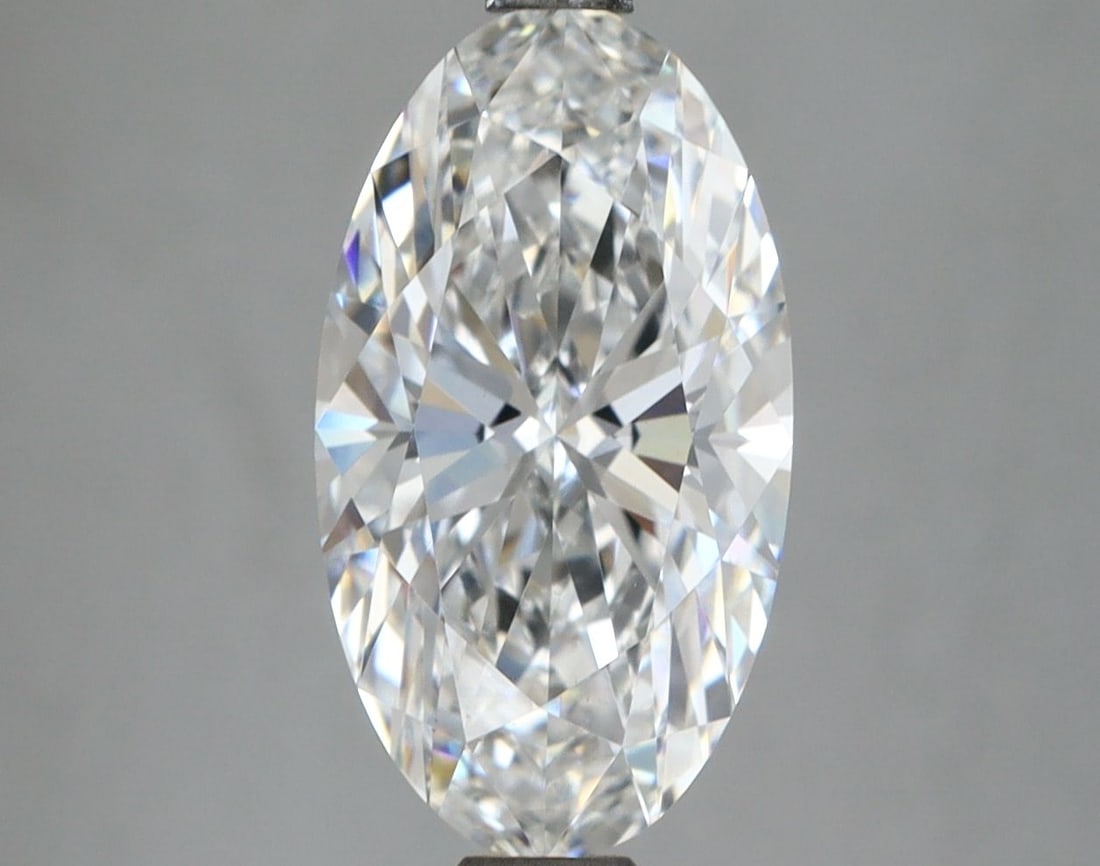Loose Diamond - OVAL 3.07ct E VVS2: Loose Diamond - OVAL 3.07ct E VVS2 Source: This is a real non-mined Diamond that has been grown in a lab Shape: OVAL Carats: 3.07 Color: E Clarity: VVS2 Certification: IGI Video: