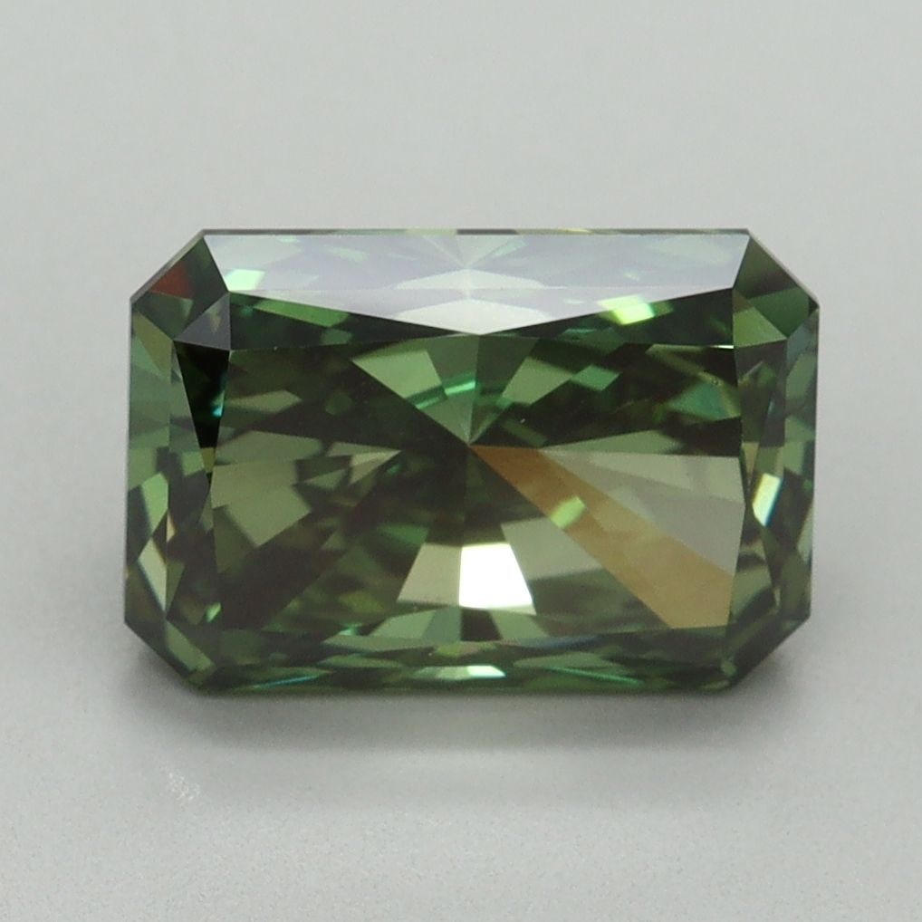 Loose Diamond - RADIANT 3.16ct Fancy Vivid Green VS1: Loose Diamond - RADIANT 3.16ct Fancy Vivid Green VS1 Source: This is a real non-mined Diamond that has been grown in a lab Shape: RADIANT Carats: 3.16 Color: Fancy Vivid Green Certification: IGI Video