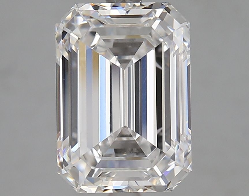 Loose Diamond - EMERALD 4.05ct D VVS2: Loose Diamond - EMERALD 4.05ct D VVS2 Source: This is a real non-mined Diamond that has been grown in a lab Shape: EMERALD Carats: 4.05 Color: D Clarity: VVS2 Certification: GIA Video: Video Link The