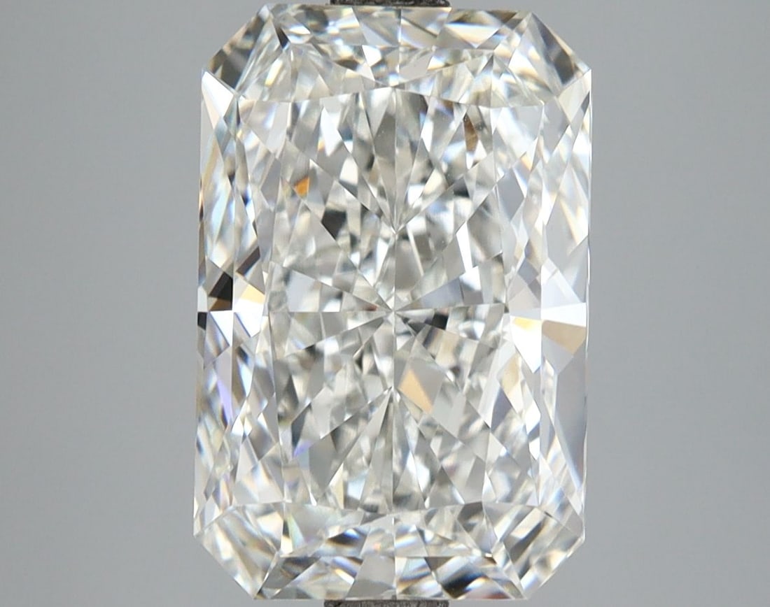 Loose Diamond - RADIANT 4.11ct E VVS2: Loose Diamond - RADIANT 4.11ct E VVS2 Source: This is a real non-mined Diamond that has been grown in a lab Shape: RADIANT Carats: 4.11 Color: E Clarity: VVS2 Certification: IGI Video: